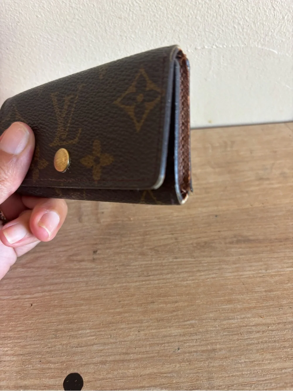 Authentic Louis Vuitton monogram key holder
